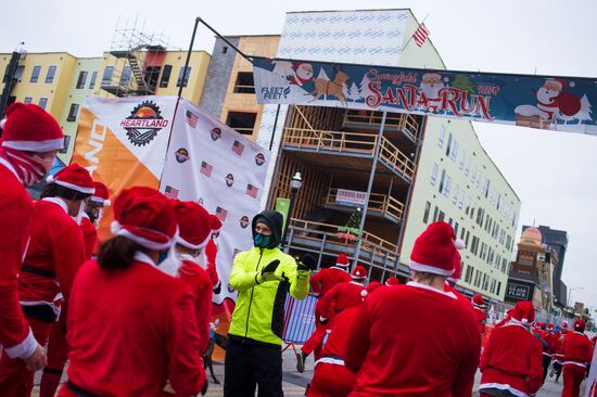 Забег Санта-Клаусов в США