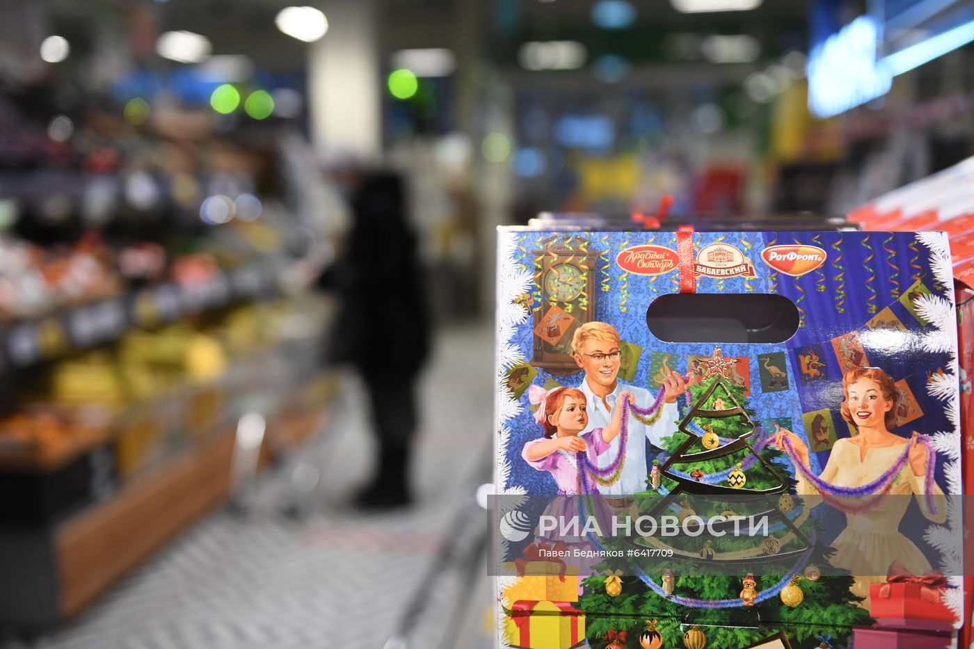 Предновогодняя торговля в магазине "Пятерочка"