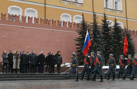 Церемония переноса Вечного огня от Могилы Неизвестного Солдата в Белград