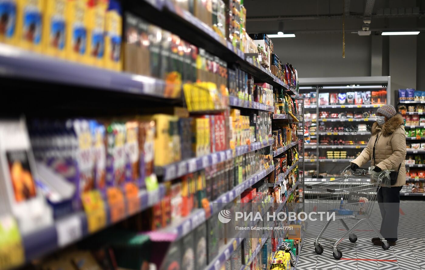 Предновогодняя торговля в магазине "Пятерочка"