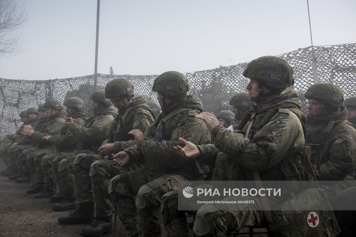 Концерт на блокпосту российских миротворцев в Карабахе