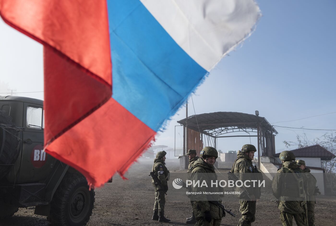 Концерт на блокпосту российских миротворцев в Карабахе