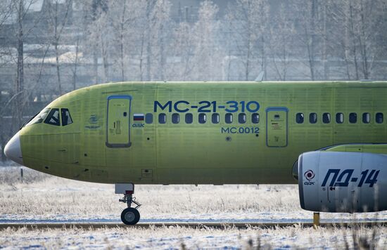 Первый полет  МС-21-310 с новыми российскими двигателями 