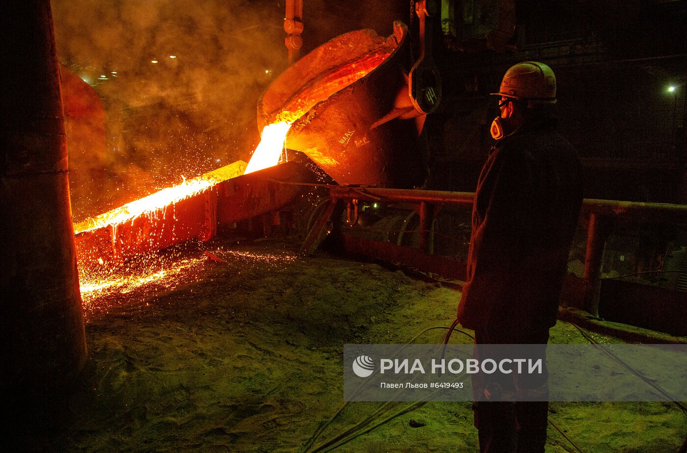 Плавильный цех Кольской ГМК в Никиле