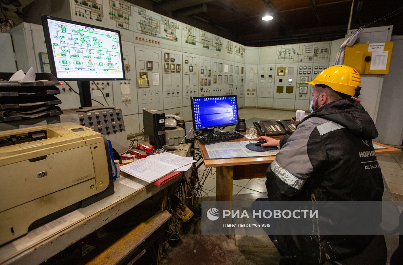 Плавильный цех Кольской ГМК в Никиле