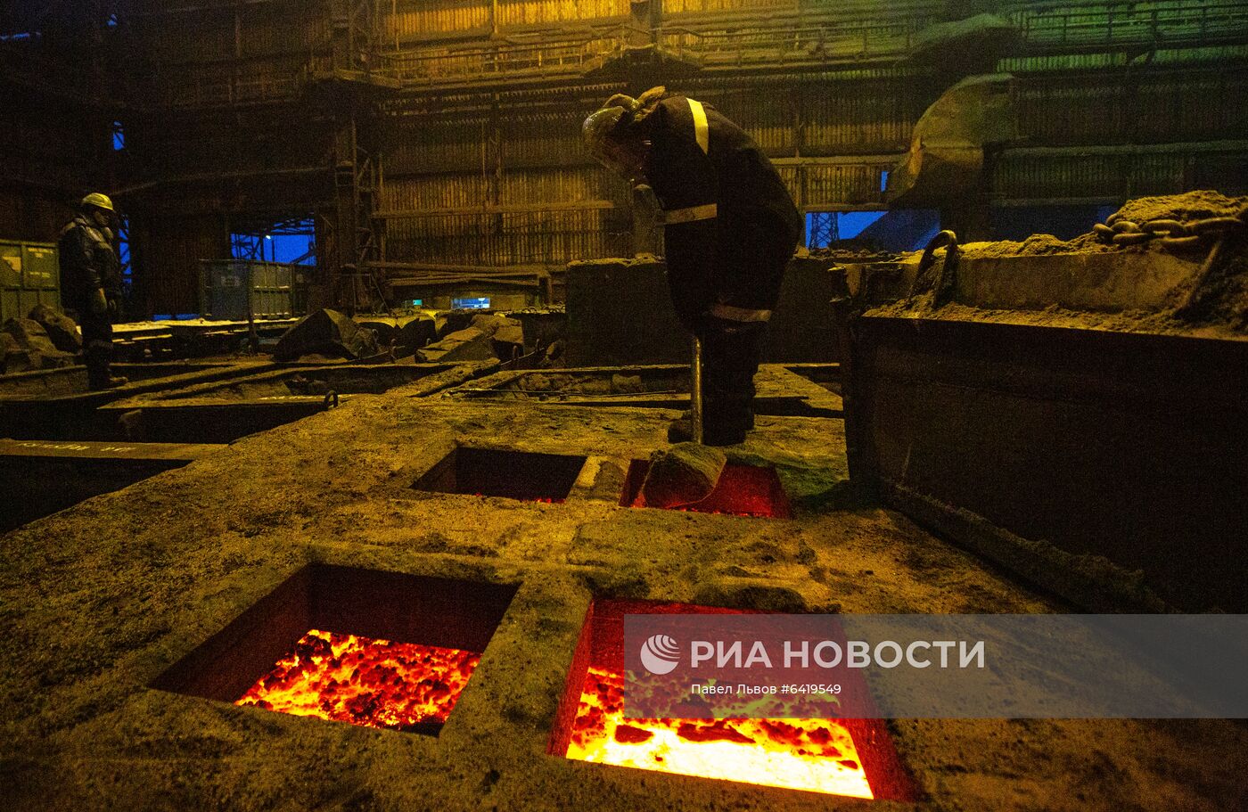 Плавильный цех Кольской ГМК в Никиле