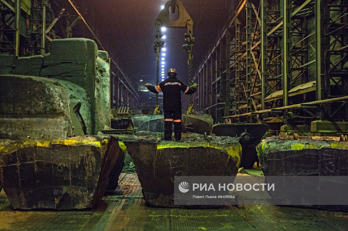 Плавильный цех Кольской ГМК в Никиле