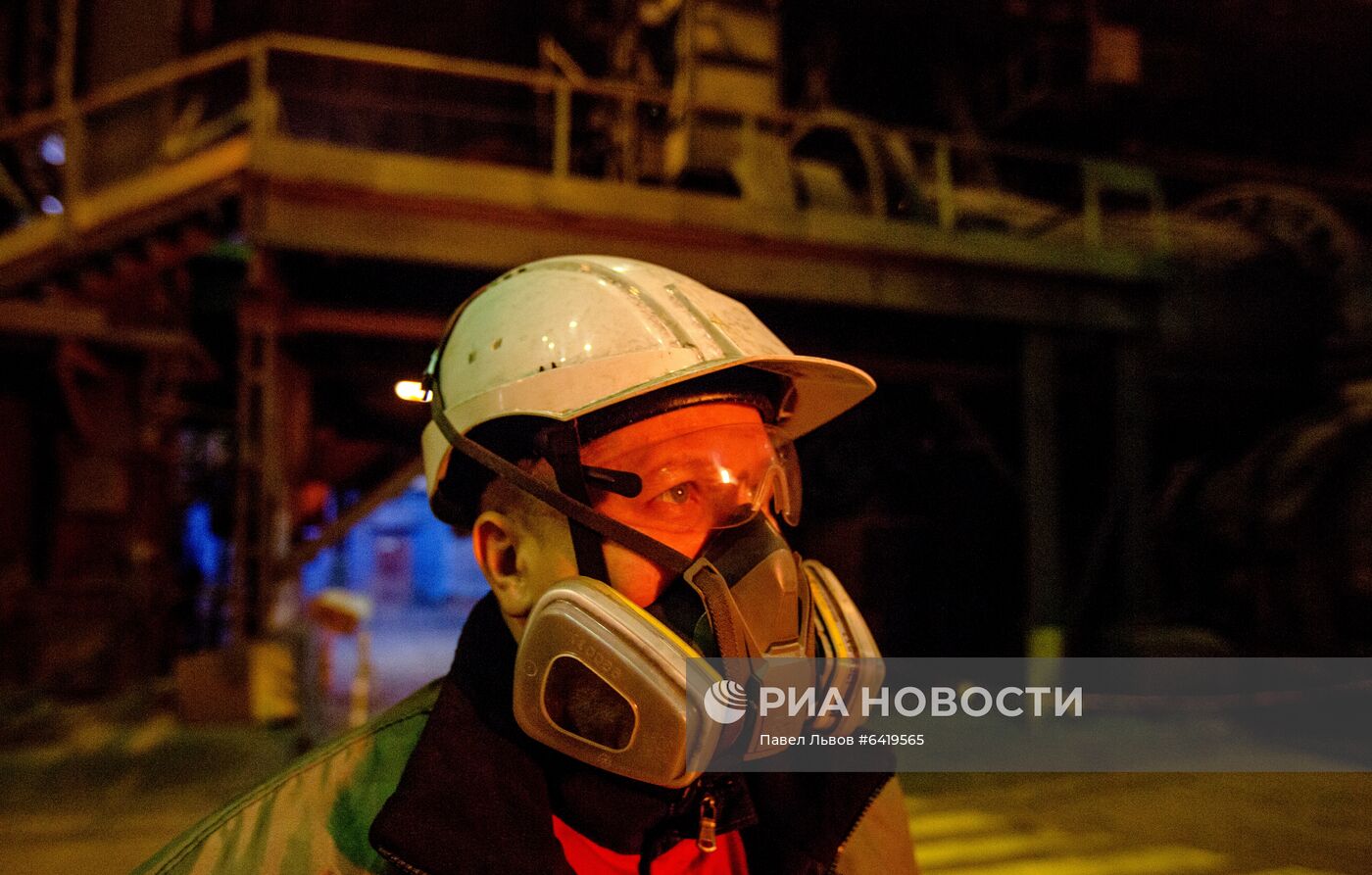 Плавильный цех Кольской ГМК в Никиле