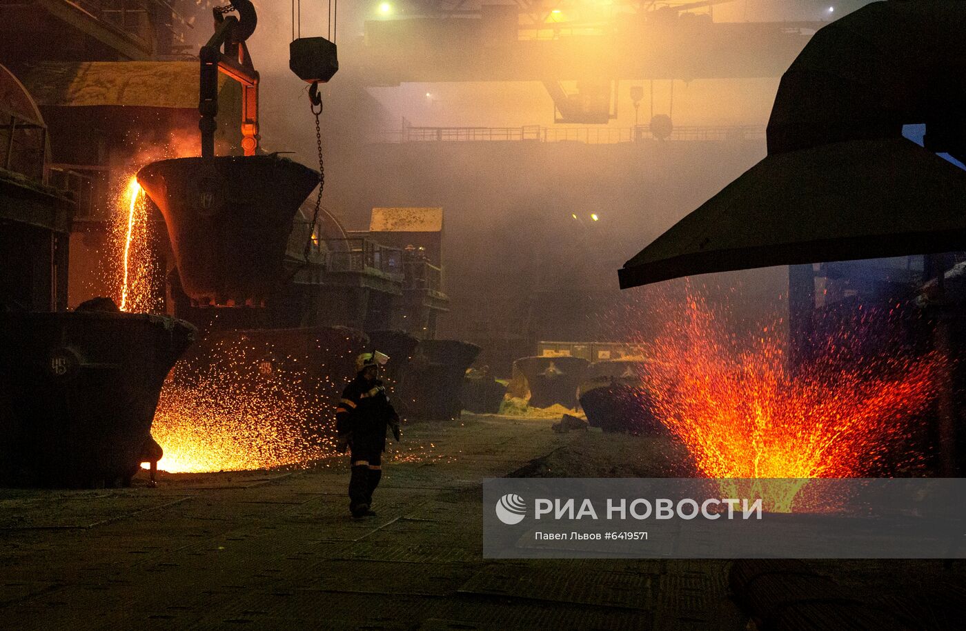 Плавильный цех Кольской ГМК в Никиле