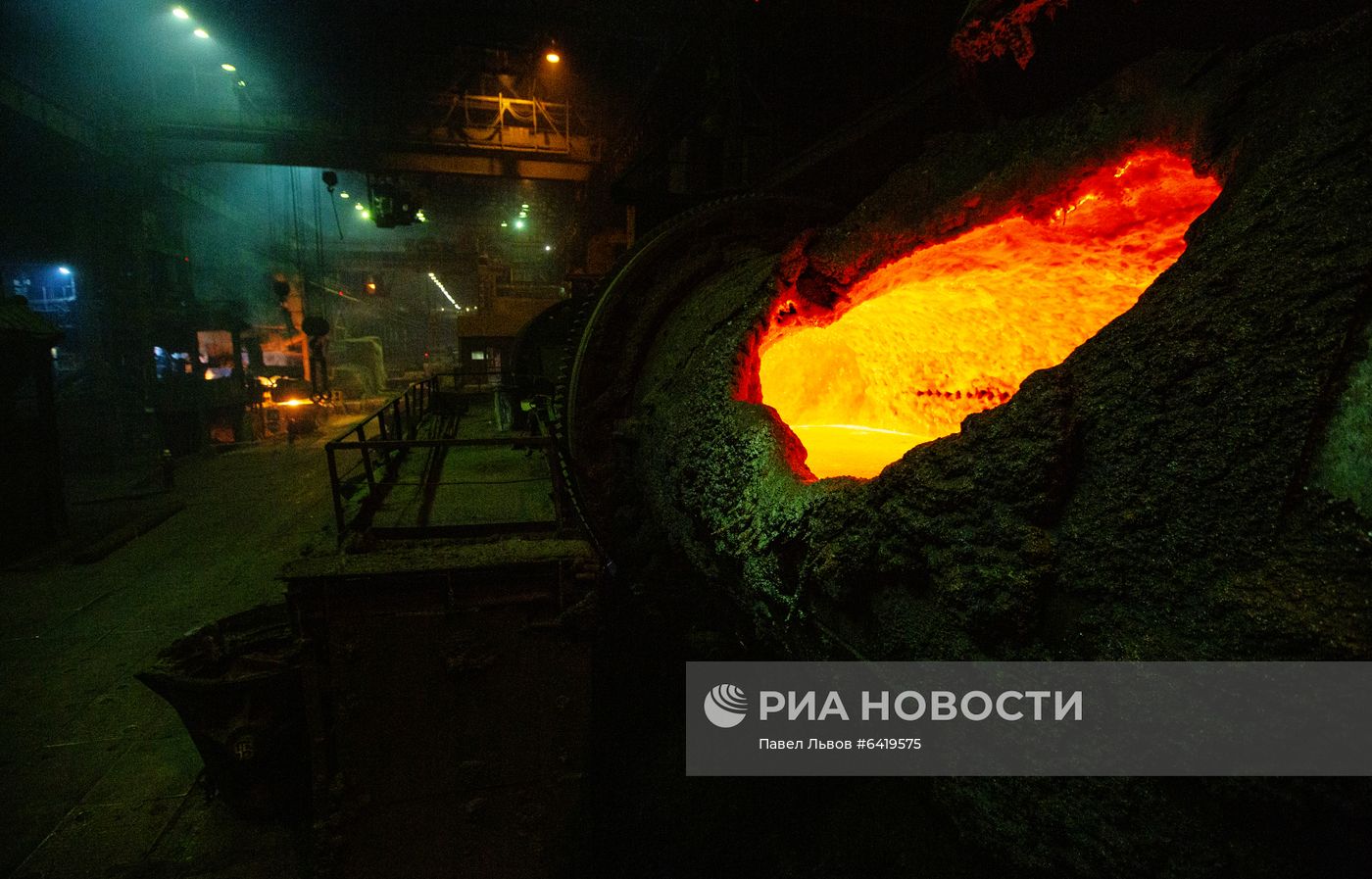 Плавильный цех Кольской ГМК в Никиле