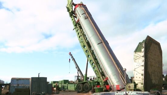Ракетный комплекс "Авангард" установили в шахту под Оренбургом