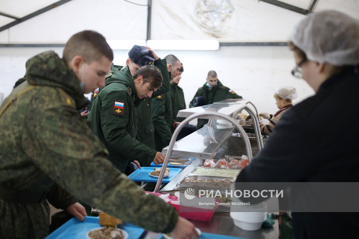 Отправка призывников на службу в Президентский полк