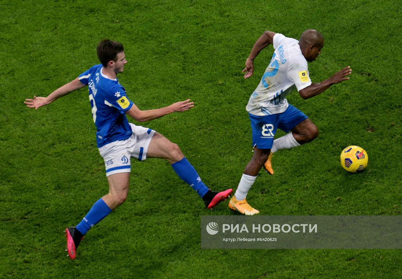 Футбол. РПЛ. Матч "Сочи" - "Динамо"