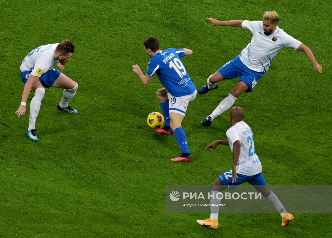 Футбол. РПЛ. Матч "Сочи" - "Динамо"