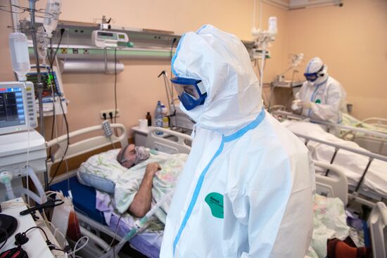 Госпиталь для лечения больных COVID-19 в Тверской областной больнице 