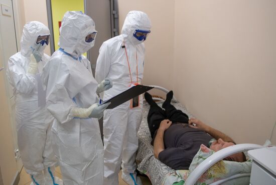 Госпиталь для лечения больных COVID-19 в Тверской областной больнице 