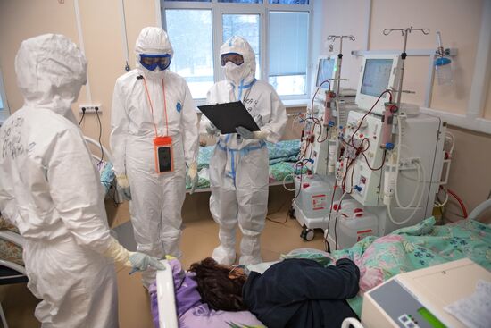 Госпиталь для лечения больных COVID-19 в Тверской областной больнице 