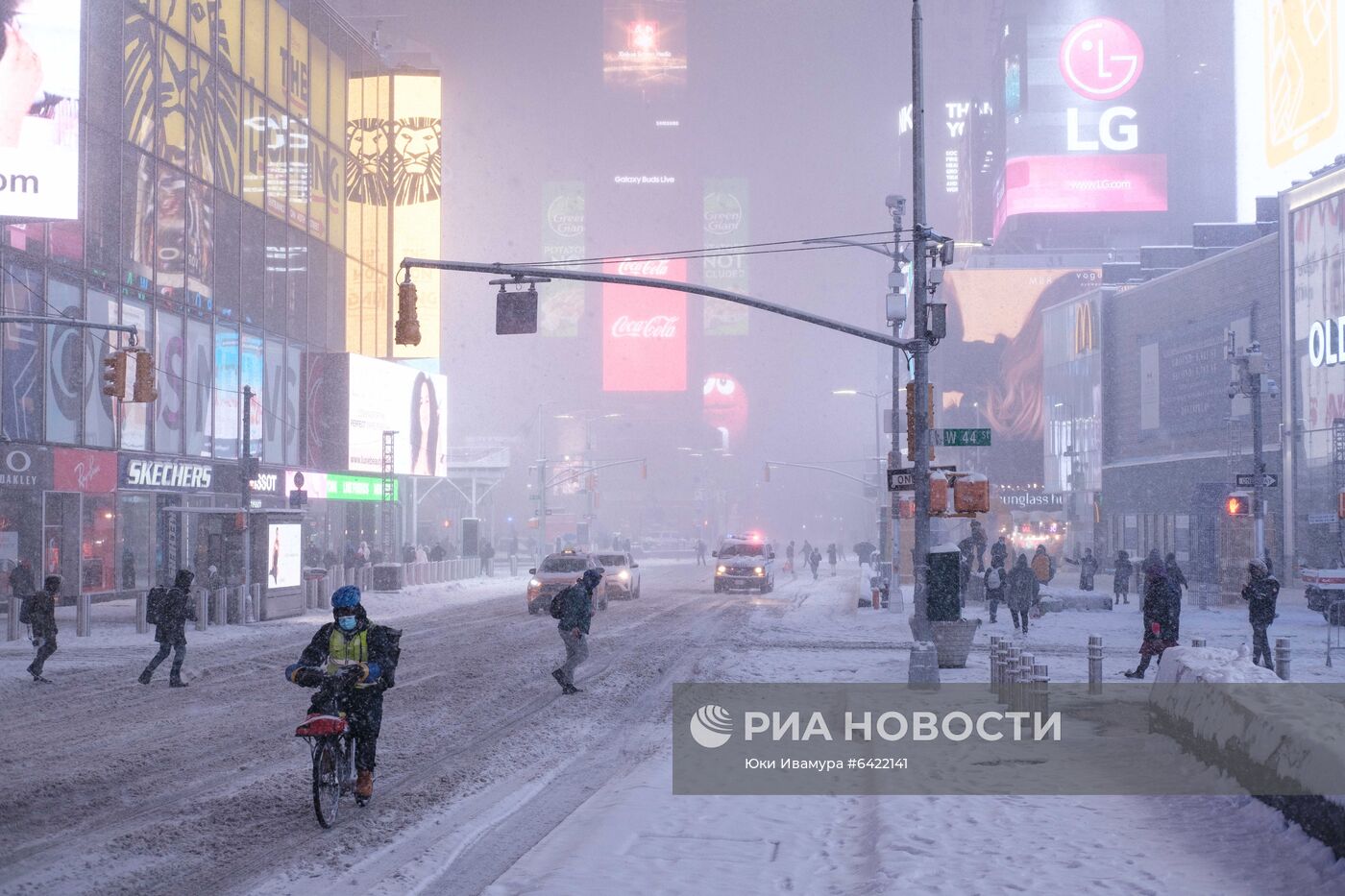 Снегопад в Нью-Йорке