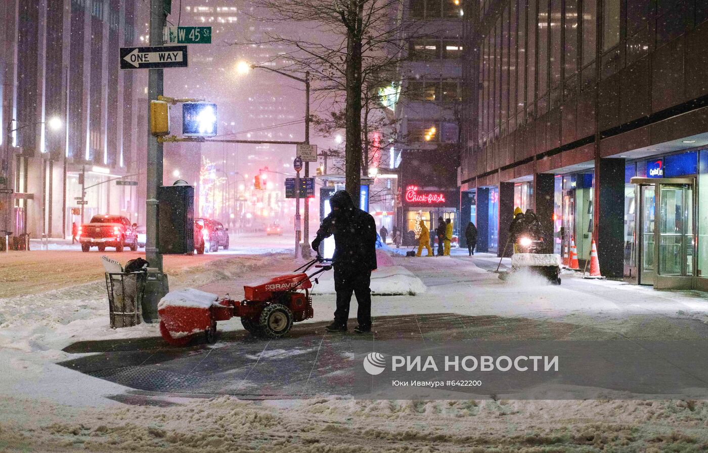 Снегопад в Нью-Йорке