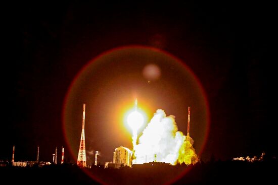 Пуск ракеты-носителя "Союз-2.1б" с космодрома Восточный