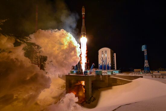 Пуск ракеты-носителя "Союз-2.1б" с космодрома Восточный