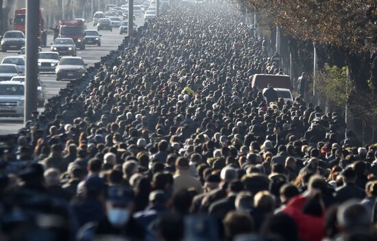 Траурное шествие в Ереване