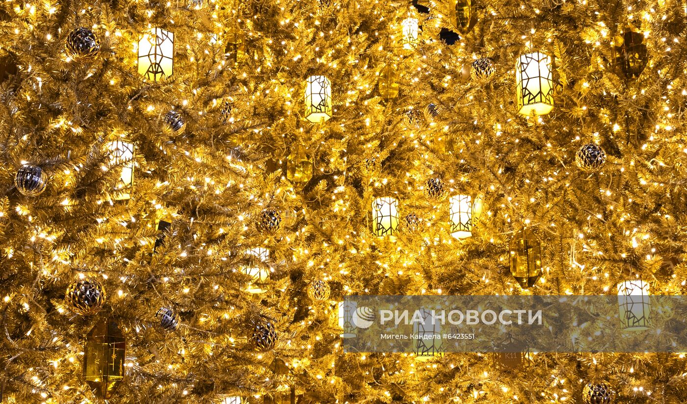 Подготовка к Рождеству в Гонконге