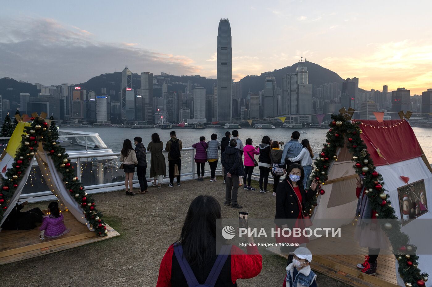 Подготовка к Рождеству в Гонконге