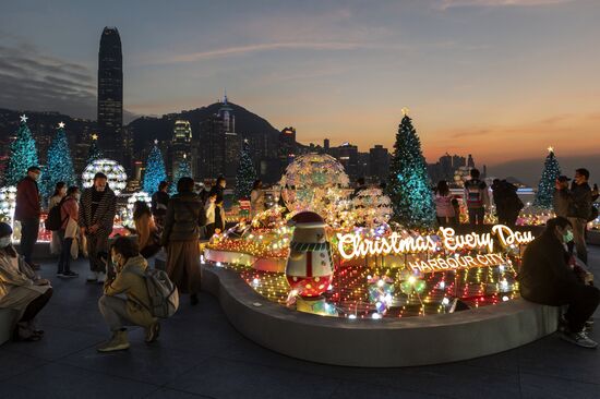 Подготовка к Рождеству в Гонконге