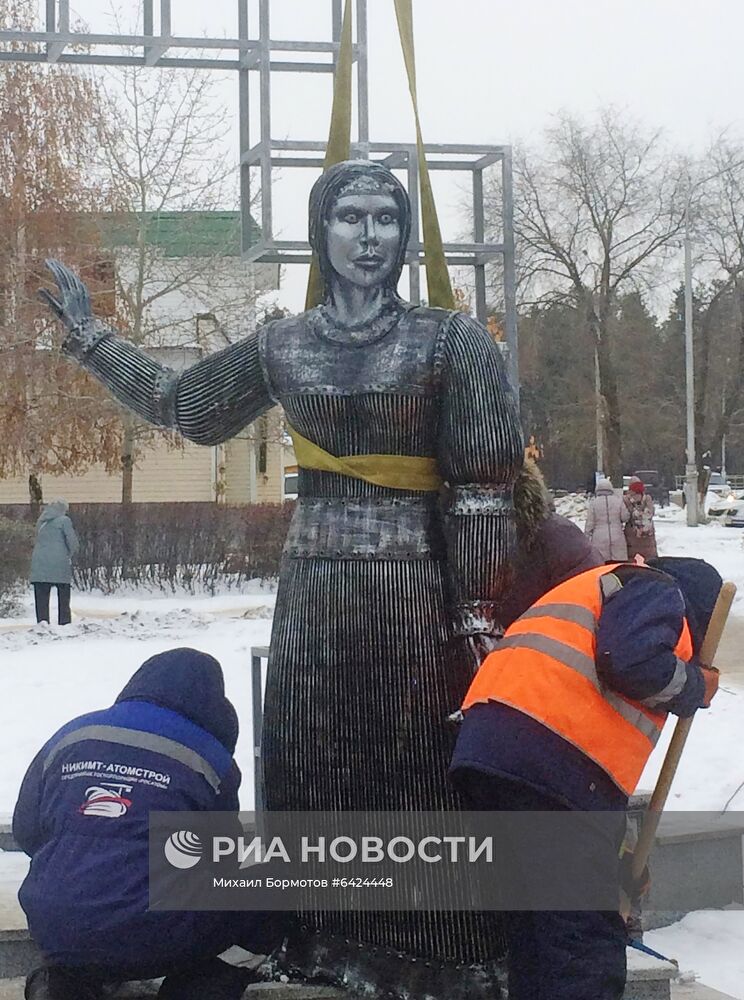 Демонтаж памятника Аленке в Нововоронеже