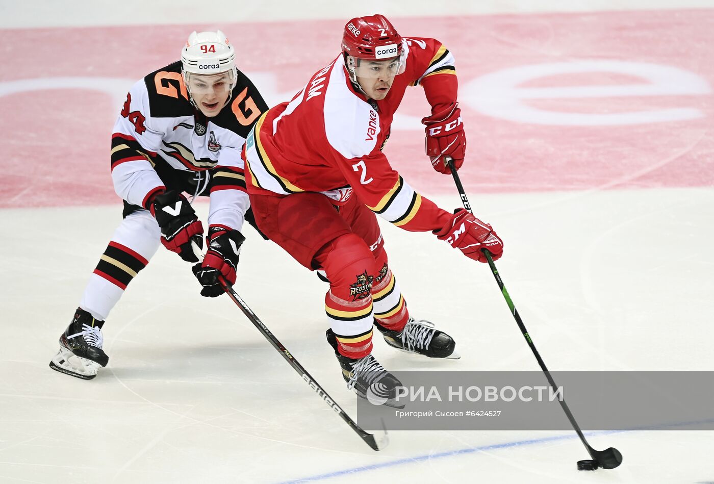 Хоккей. КХЛ. Матч "Куньлунь" – "Авангард"