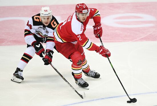 Хоккей. КХЛ. Матч "Куньлунь" – "Авангард"