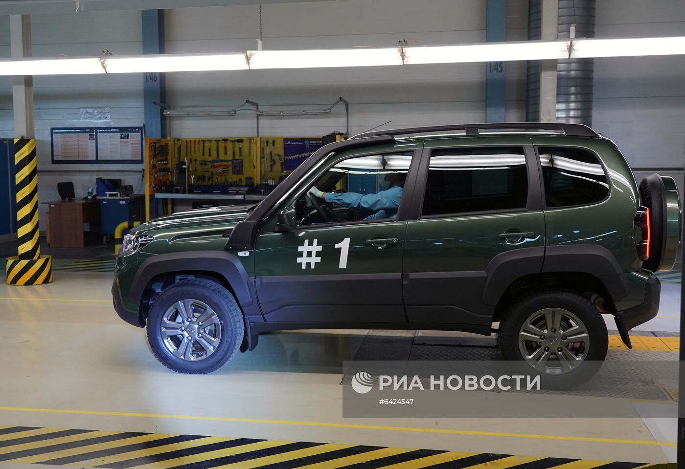 "АвтоВАЗ" начал производство новой Lada Niva Travel