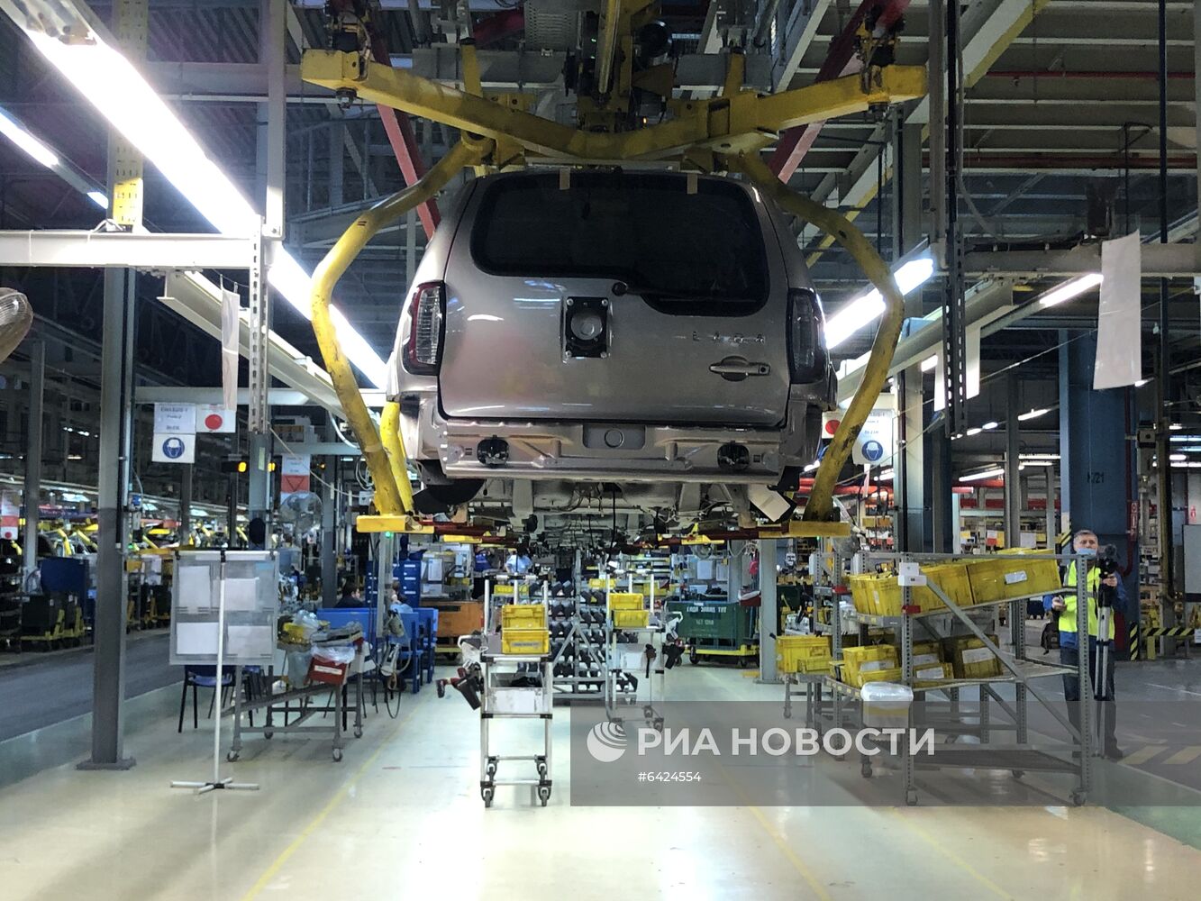 "АвтоВАЗ" начал производство новой Lada Niva Travel