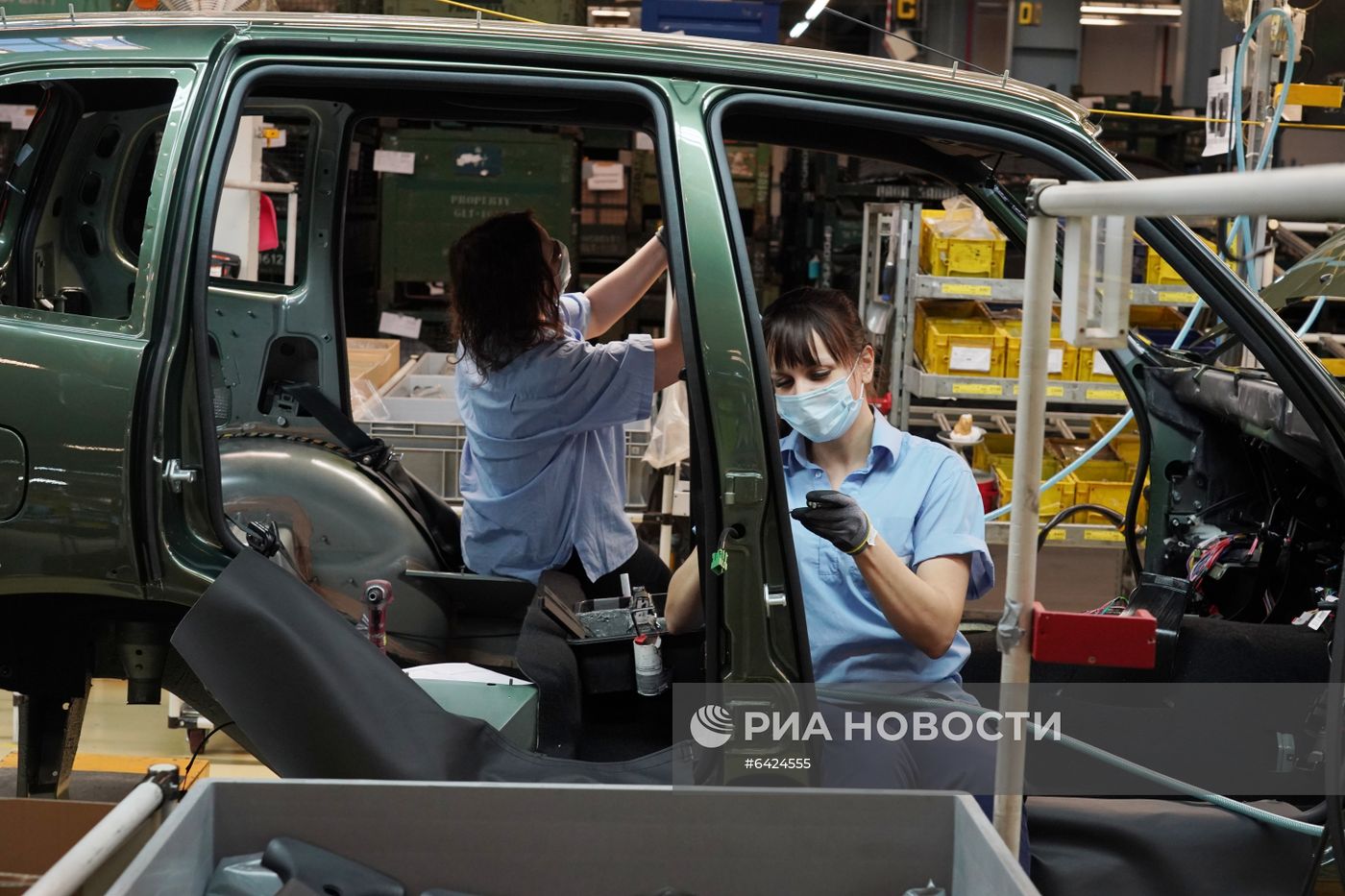 "АвтоВАЗ" начал производство новой Lada Niva Travel