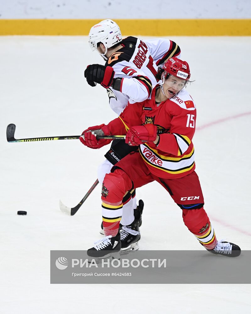 Хоккей. КХЛ. Матч "Куньлунь" – "Авангард"