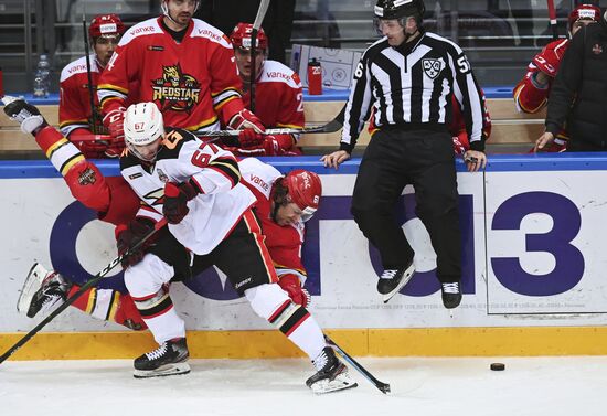 Хоккей. КХЛ. Матч "Куньлунь" – "Авангард"