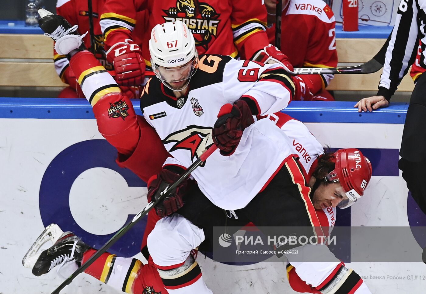 Хоккей. КХЛ. Матч "Куньлунь" – "Авангард"