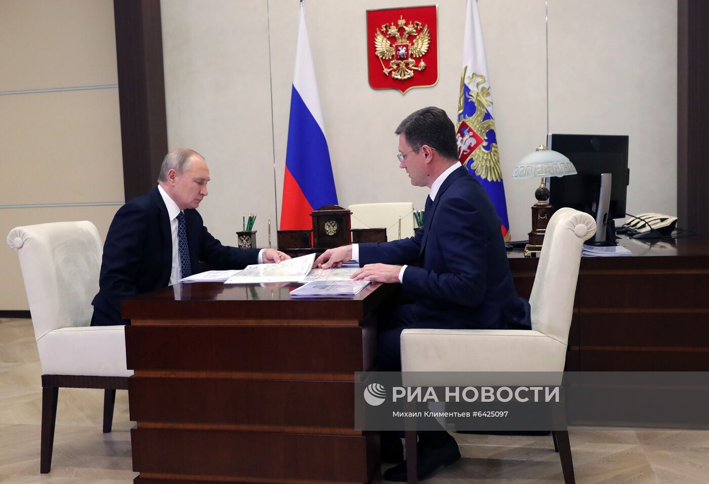 Президент РФ В. Путин встретился с вице-премьером правительства РФ А. Новаком