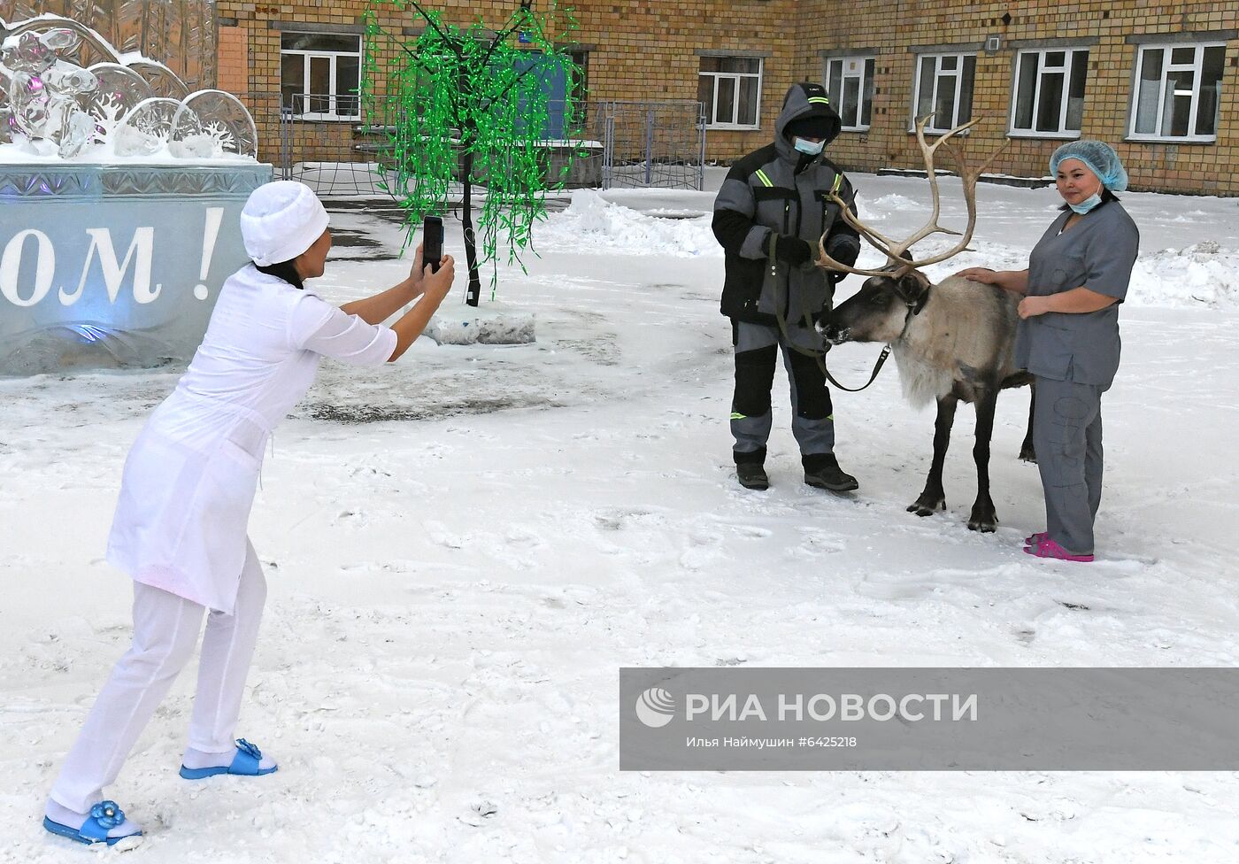 Новогоднее поздравление красноярских врачей, борющихся с COVID-19