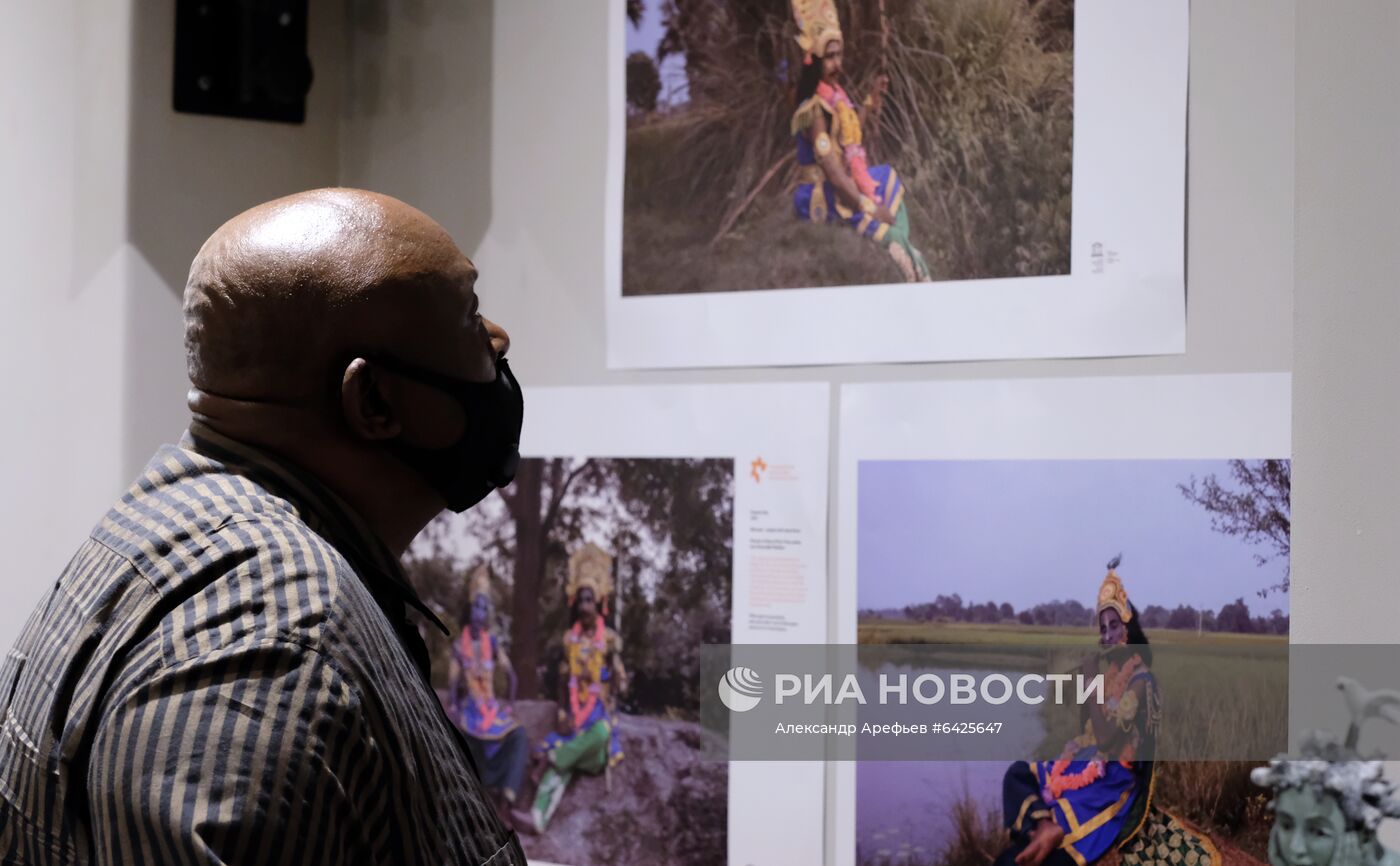 Открытие выставки победителей конкурса им. Андрея Стенина в Претории