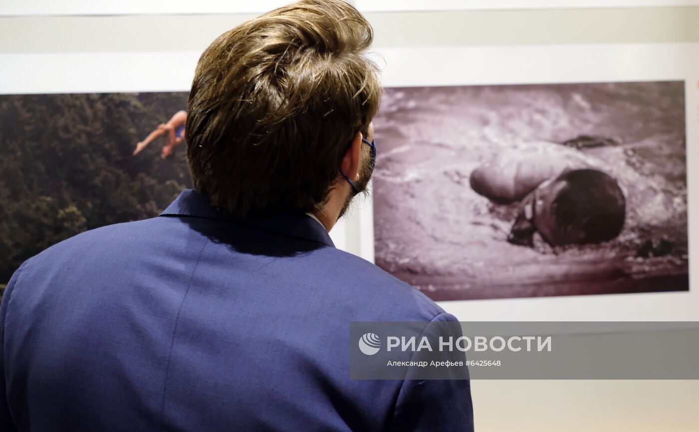 Открытие выставки победителей конкурса им. Андрея Стенина в Претории