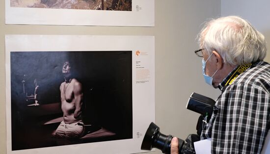 Открытие выставки победителей конкурса им. Андрея Стенина в Претории