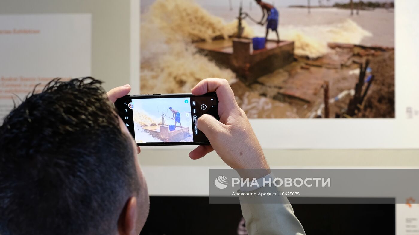 Открытие выставки победителей конкурса им. Андрея Стенина в Претории