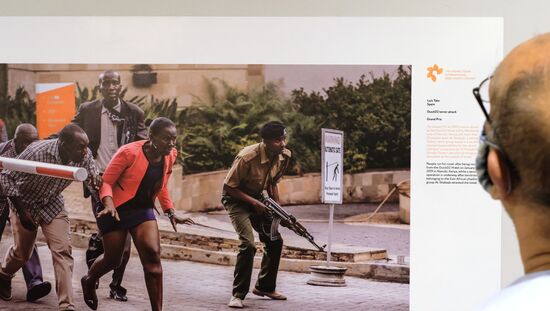 Открытие выставки победителей конкурса им. Андрея Стенина в Претории