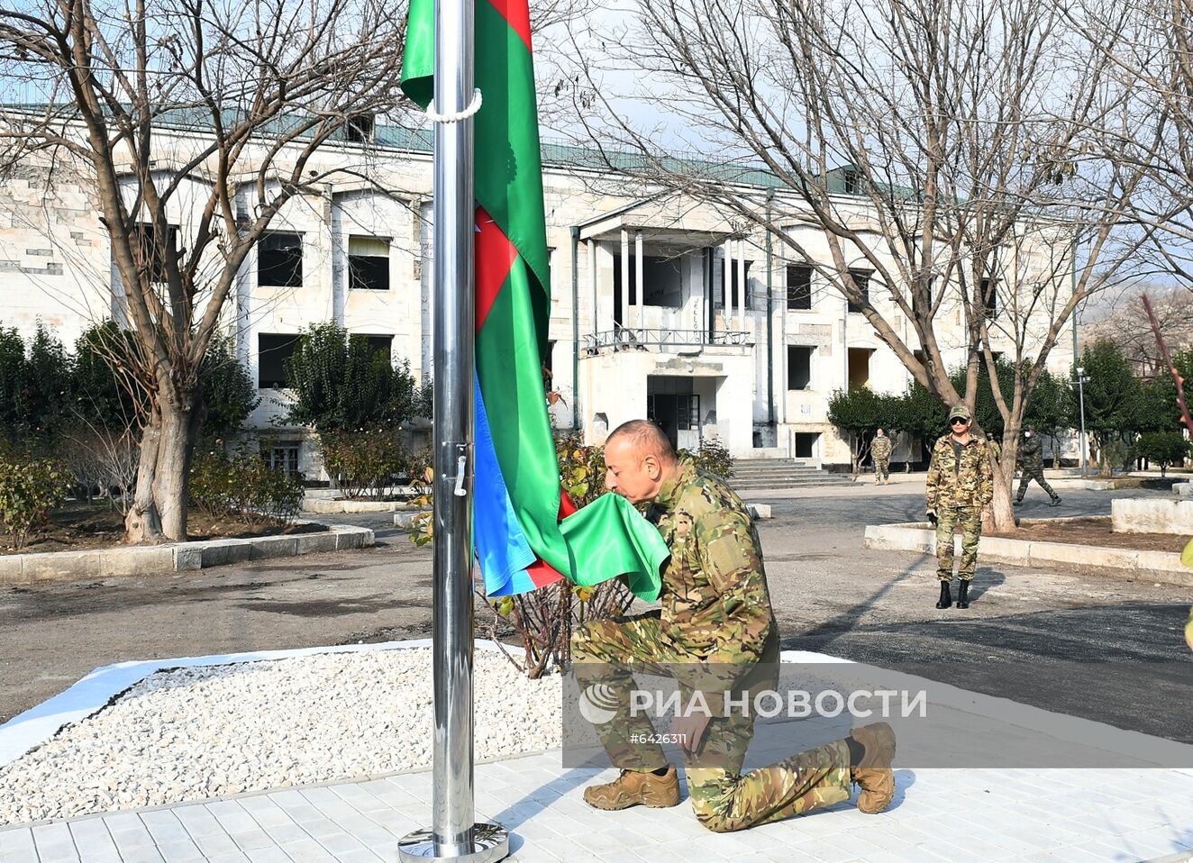 Президент Азербайджана И. Алиев посетил районы, перешедшие под влияние Азербайджана