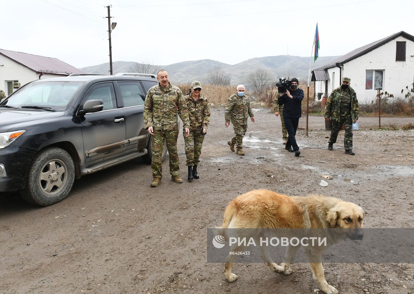 Президент Азербайджана И. Алиев посетил районы, перешедшие под влияние Азербайджана