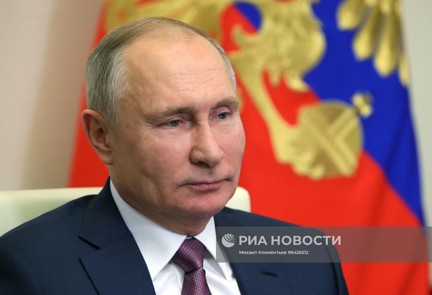 Президент РФ В. Путин поздравил членов Правительства РФ с наступающим Новым годом