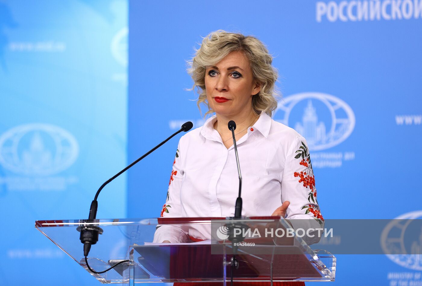 Брифинг официального представителя МИД России М. Захаровой 