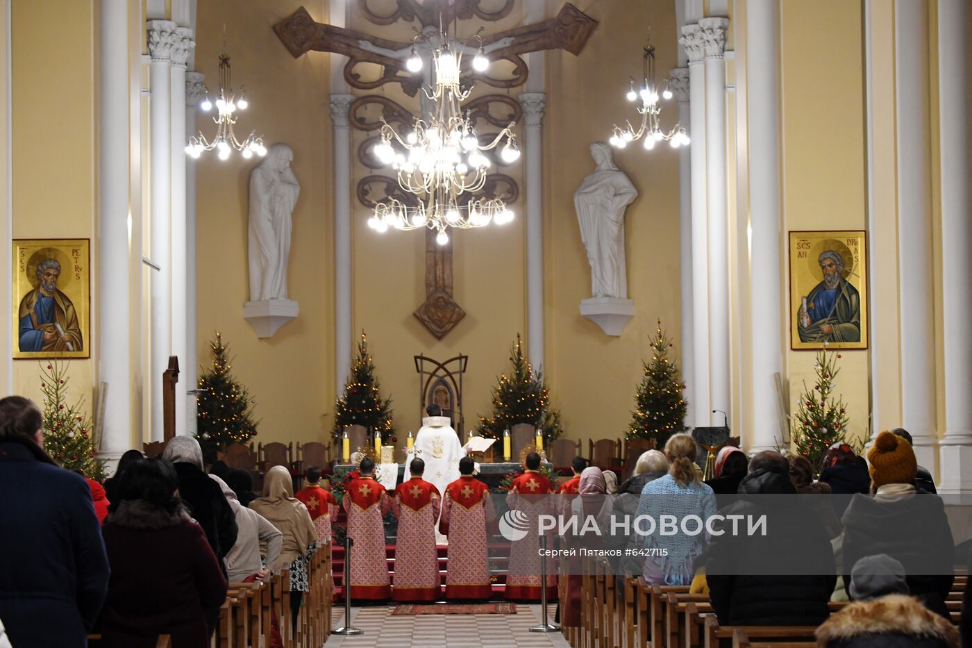 Празднование католического Рождества в России